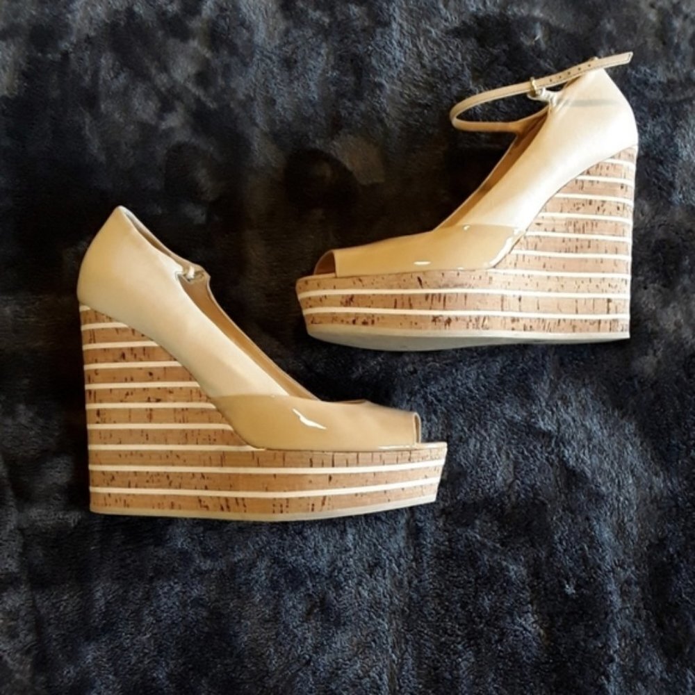 Gucci | Eilin Nude Peep Toe Striped Cork Wedges